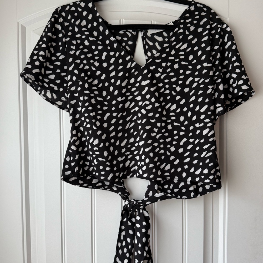 Black and White Patterned Women's Open Back Top